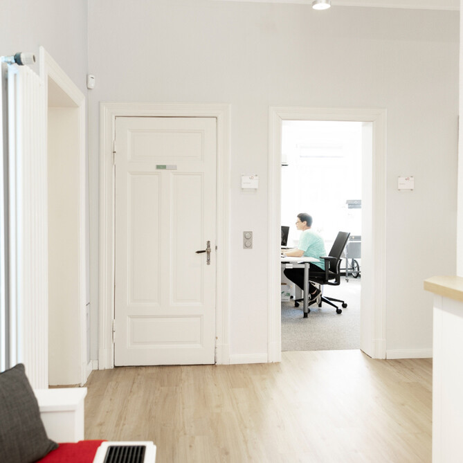 Blick in einen hellen Flur von ttp